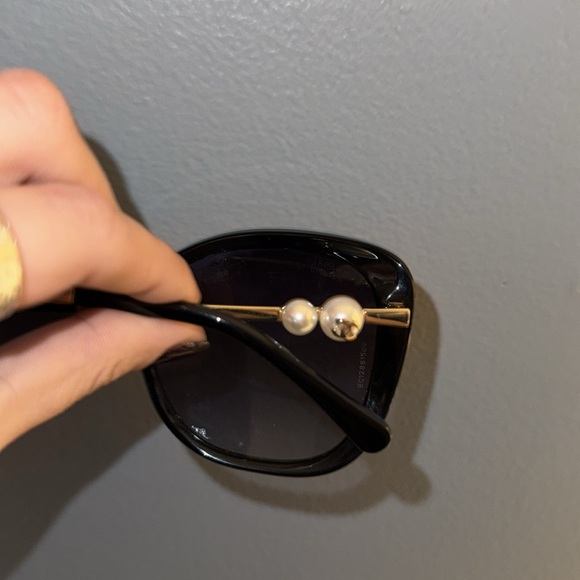 Chanel sunglasses!! - Picture 2 of 7
